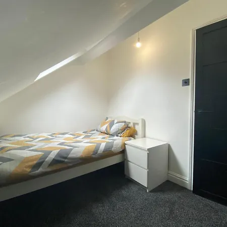 Pristine 2 Bedroom Apartment With Off Street Parking Norwich Exterior foto