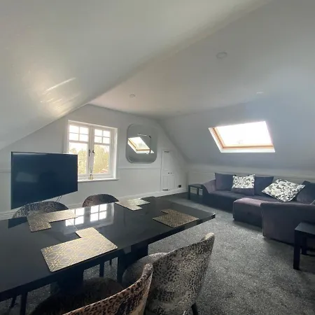 Pristine 2 Bedroom Apartment With Off Street Parking Norwich Exterior foto